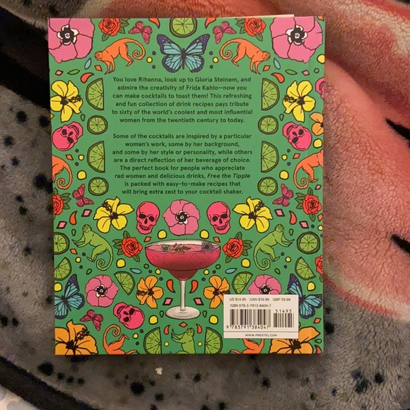 Cocktail book with drinks based on iconic women - Picture 3 of 3